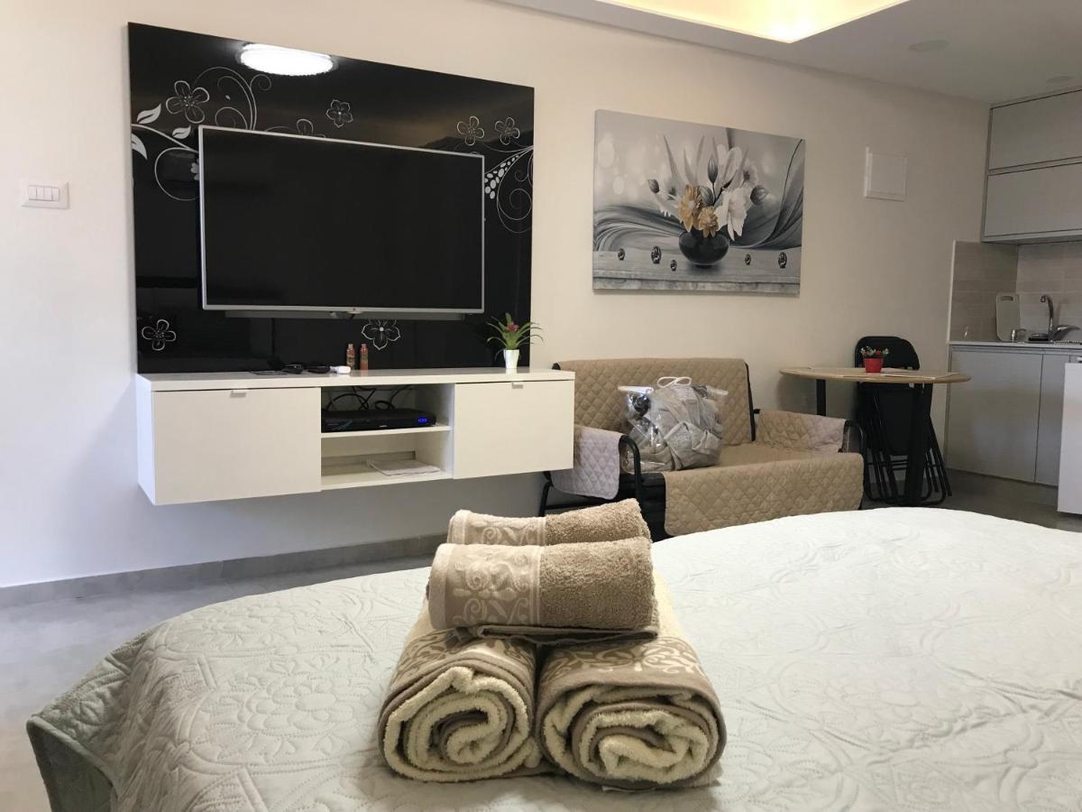 Coral Studio Vacation Apartment Eilat Bagian luar foto